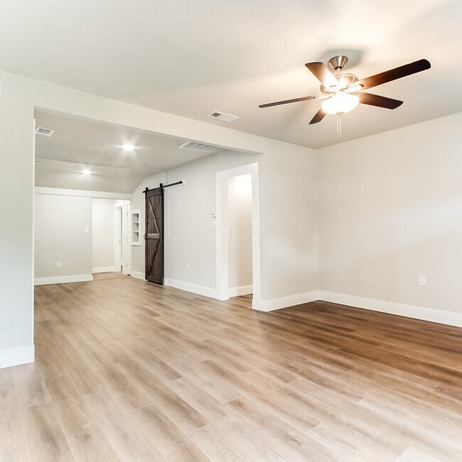 Building Photo - 2626 Easter Avenue