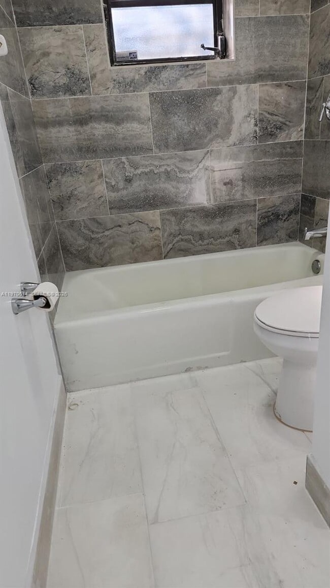 Foto del edificio - 3816 SW 68th Way