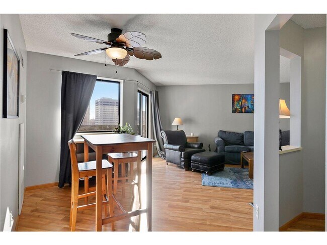 Foto del edificio - 78 10th St E