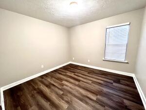 Building Photo - 702 Wickham Dr