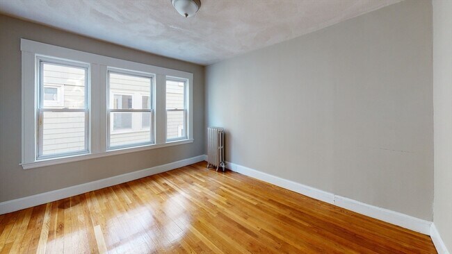 Foto del edificio - 280 McGrath Hwy