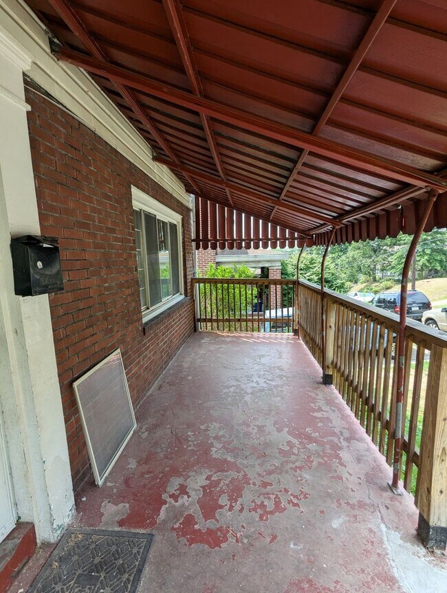 Building Photo - Cozy Single Family Home (Perry Hilltop)
