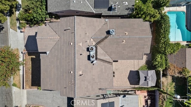 Building Photo - 700 Irving Dr