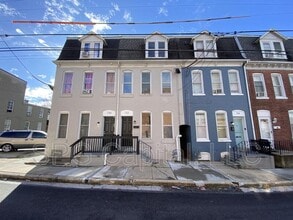 Building Photo - 722 W Mason Ave