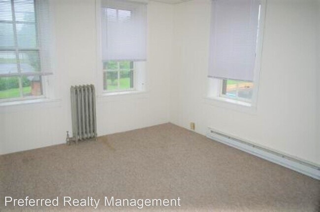 Building Photo - 236 S Market St
