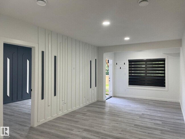 Building Photo - 1565 Esaiw Place NW