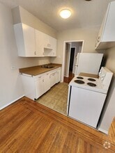 Building Photo - 321 Agnes St