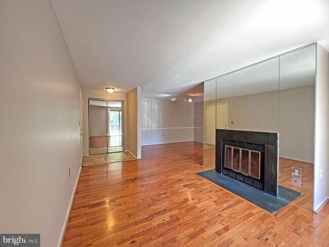 Building Photo - 18140 Chalet Dr
