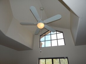 Building Photo - 63 E Horizon Cir