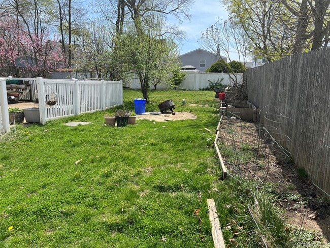 Foto del edificio - 66 E Seaman Ave