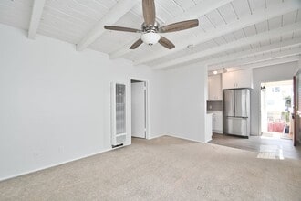 Building Photo - 221 39th St