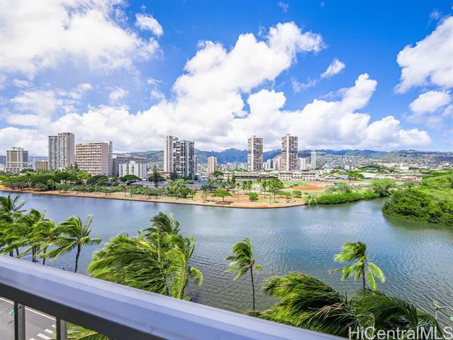 Building Photo - 2211 Ala Wai Blvd