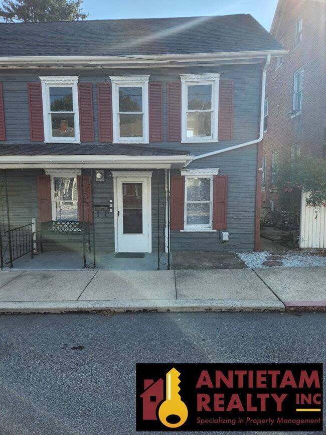 Building Photo - 107-109 S Main St