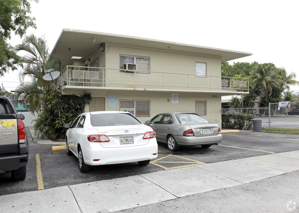 Building Photo - 3622 SW 8th St