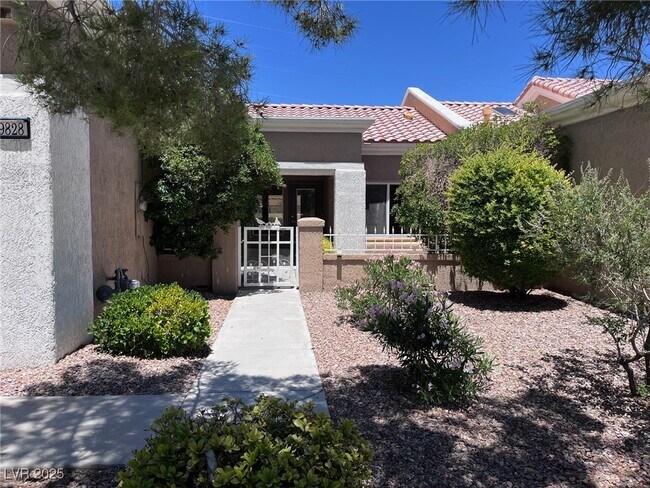 Building Photo - 9828 Villa Ridge Dr