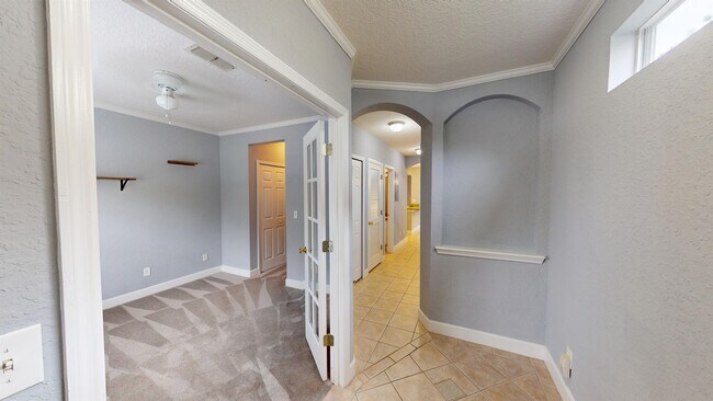 Building Photo - 1827 Lago Del Sur Drive