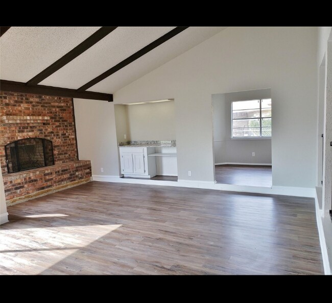 Foto del edificio - 2752 Meadow Isle Ln