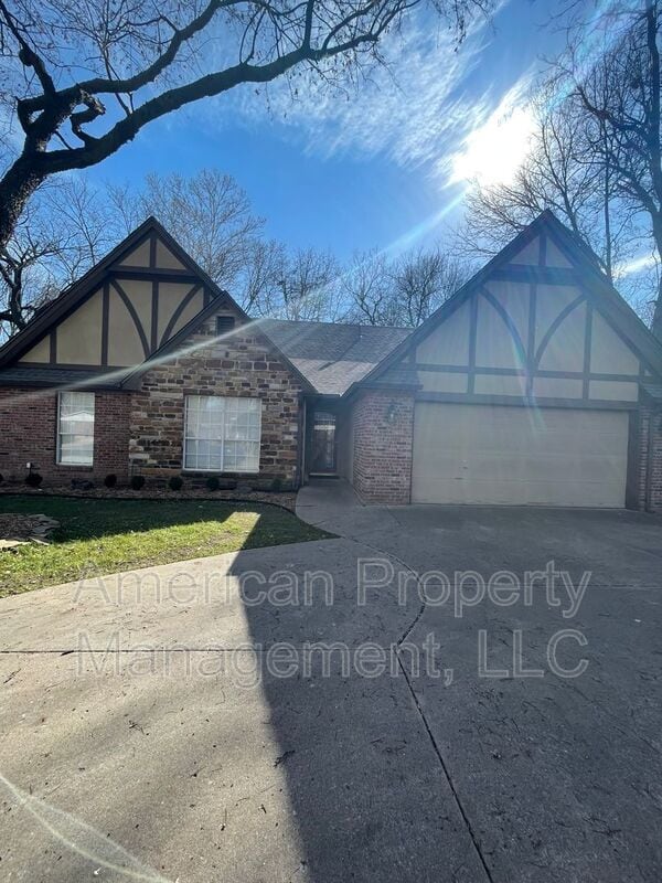 Building Photo - 5512 Columbia Ct