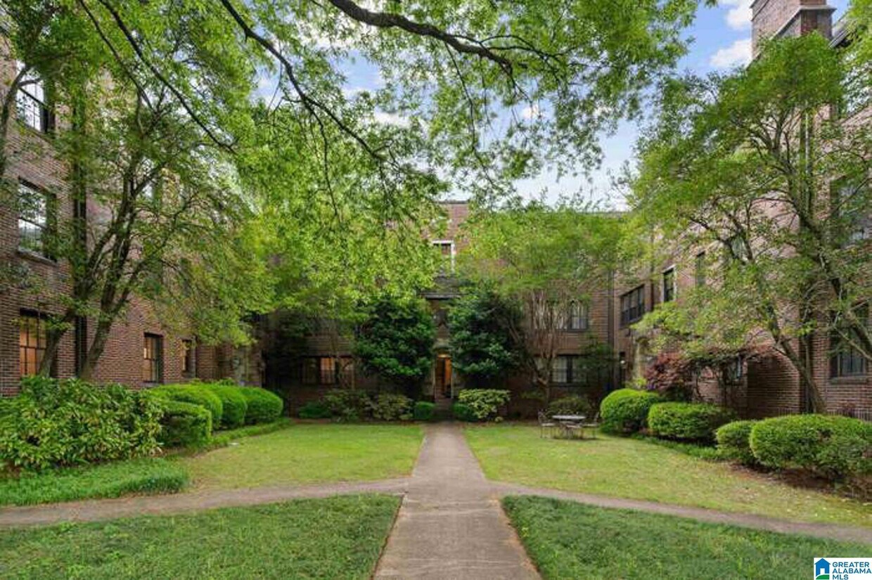 Foto del edificio - 2505 Montevallo Rd