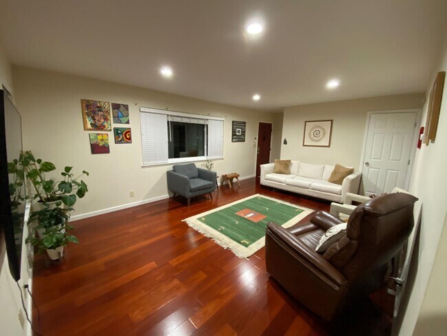 Foto del edificio - 1298 Warburton Ave