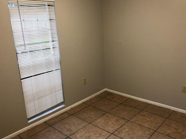 Foto del edificio - 39328 Greenmeadow Drive