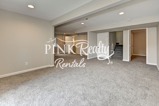 Building Photo - Beautiful 5 Bedroom Home in Security!