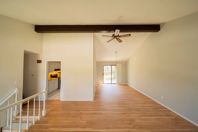 Sala de estar - 538 N Park Ridge Rd