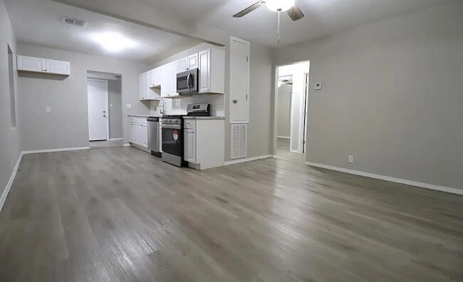 Foto del edificio - 5202 N Rockwell Ave