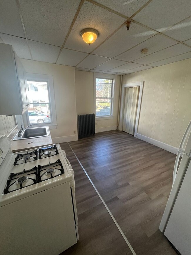 Photo - Studio Apartment for Rent – Utilities Included!