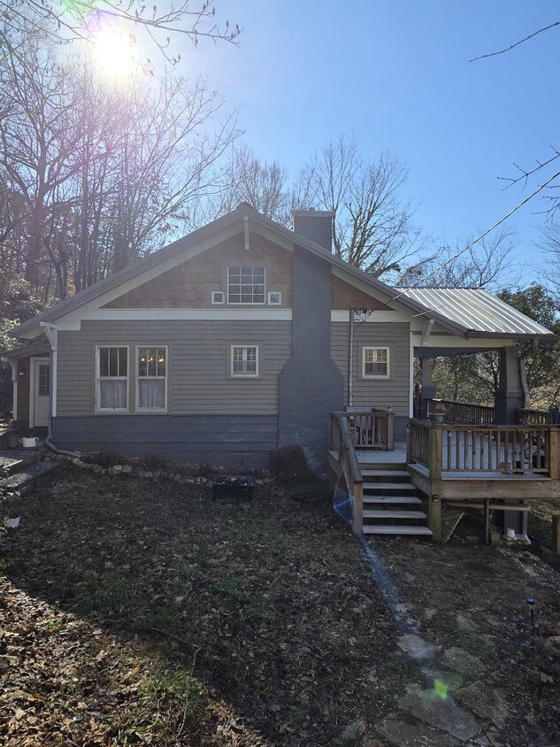 Primary Photo - Charming 2-Bedroom Retreat on Tennessee Av...