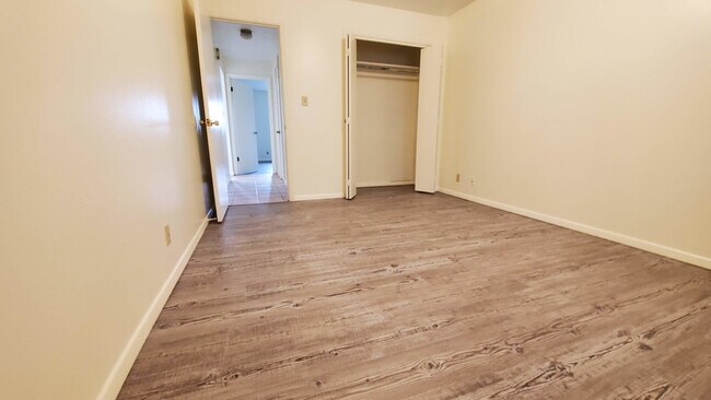 Foto del edificio - Monroe Street Apts