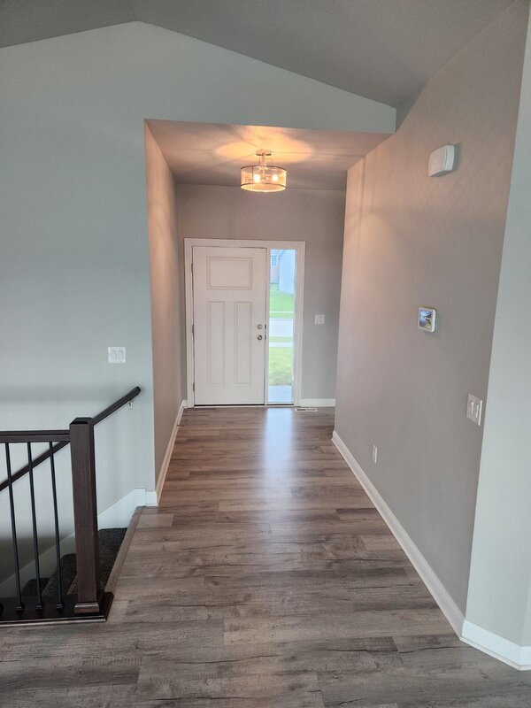 Building Photo - 3420 Linden Dr SW