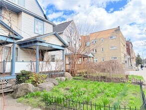 Building Photo - 948 Monroe Ave