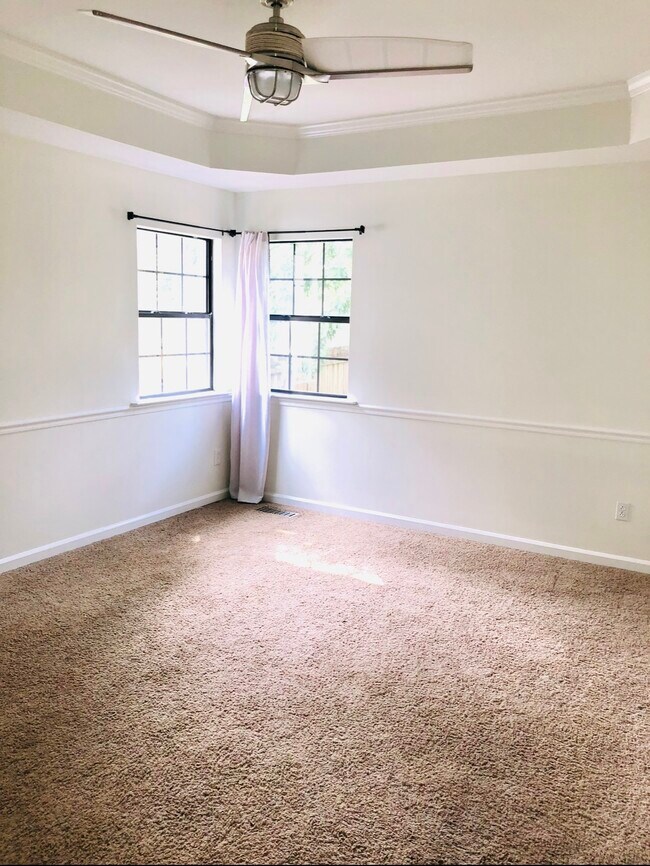 Foto del edificio - 603 Poplar Valley Ct