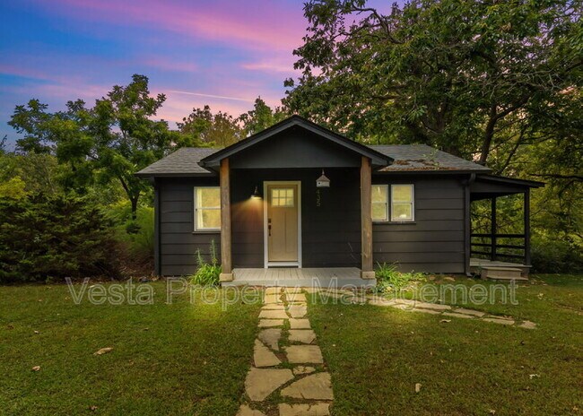 Building Photo - 435 Reems Creek Rd
