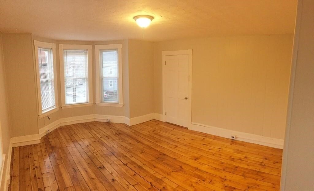 Primary Photo - 147 Washington St