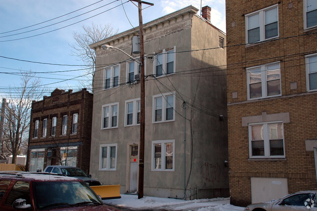 105 Pine St, Montclair, NJ 07042 Apartments in Montclair, NJ