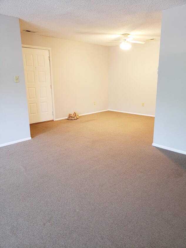 Living Dinning1 - 4810 Aberdeen Dr
