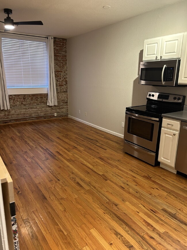 Photo - Adorable Studio in 1909 Building! Heart of Capitol Hill Apartment