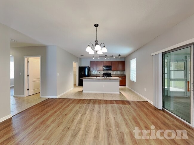 Foto del edificio - 3799 Crossline Dr