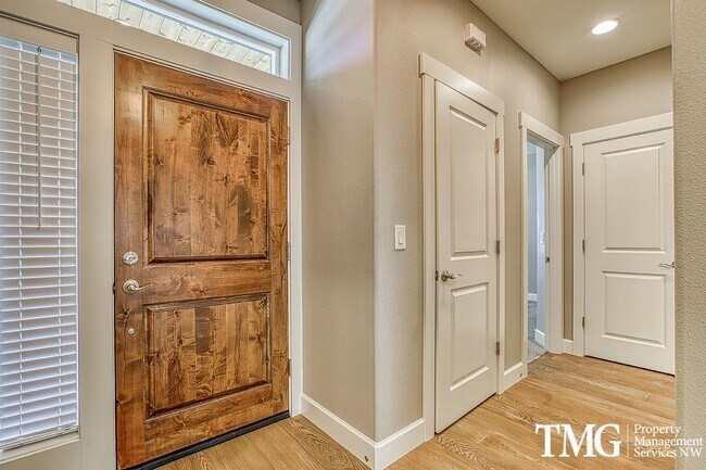 Foto del edificio - Contemporary 3 Bed 2 Bath in Battle Ground...