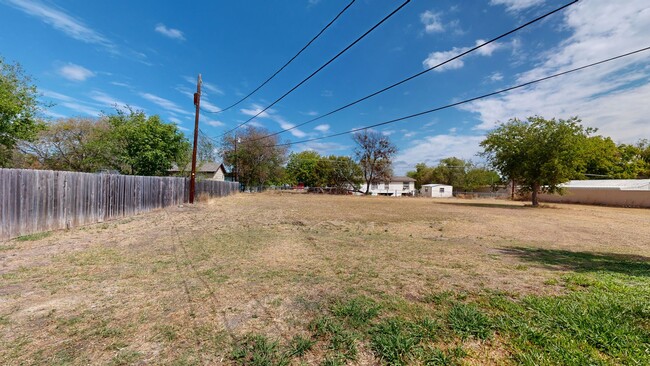 Building Photo - REMODELED DUPLEX IN HARKER HEIGHTS