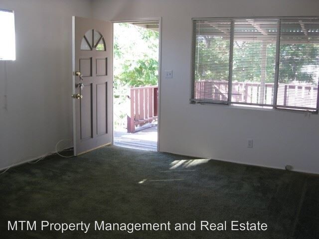 Building Photo - 6131 W Manor Dr