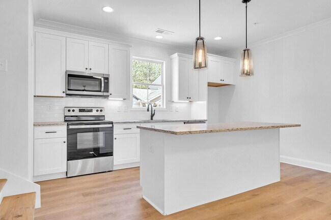 Foto del edificio - 203 Riverstone Commons Cir