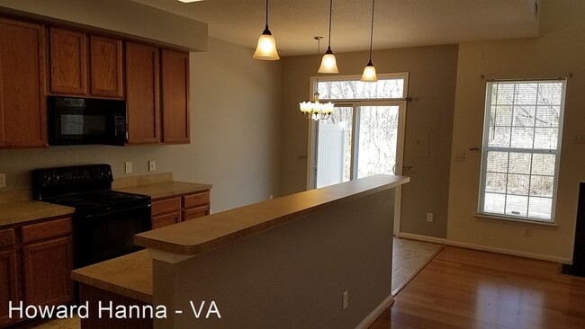 Building Photo - 3 br, 2.5 bath House - 7005 Darby Court