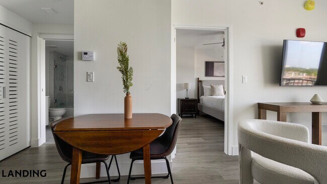 Foto del edificio - 1025 E 25th St