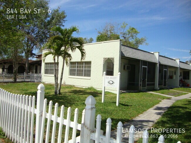 Foto del edificio - 844 Bay St