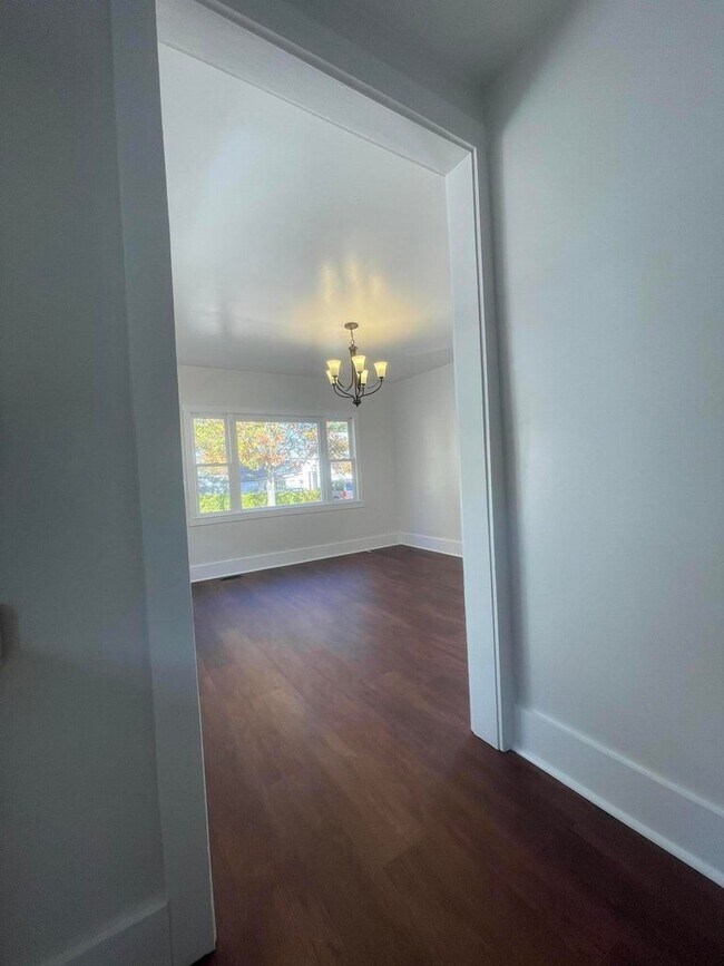 Foto del edificio - 225 E Clay St