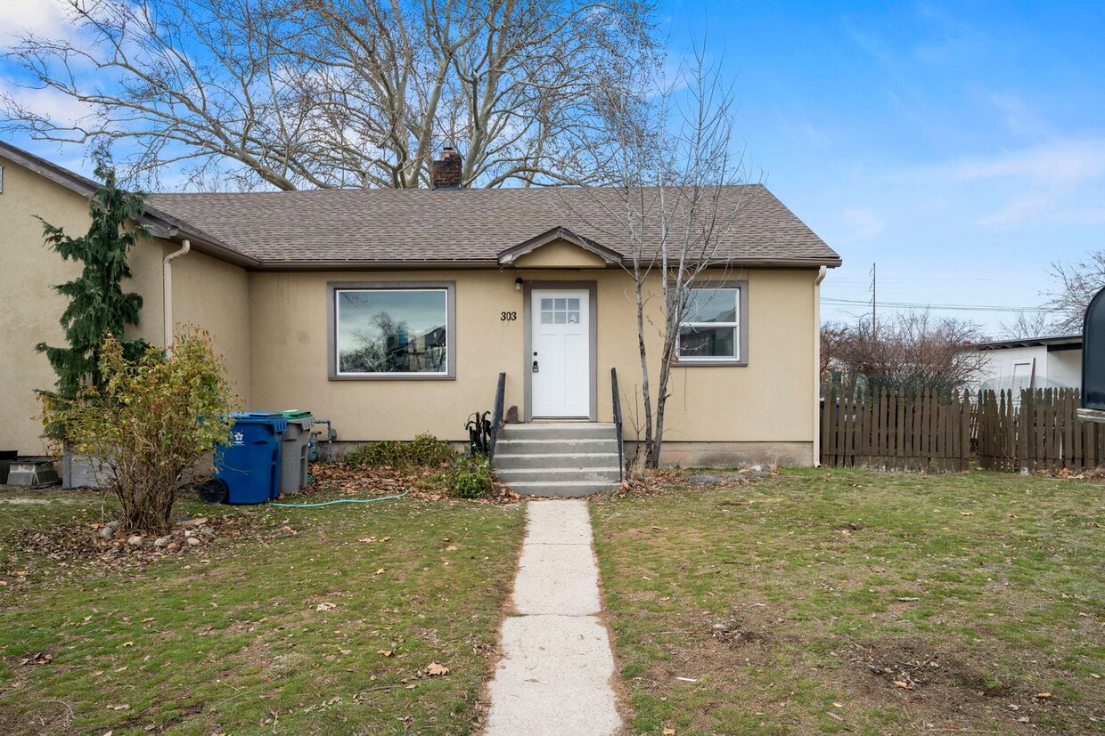 Foto principal - Enjoy a move-in ready home with brand new ...