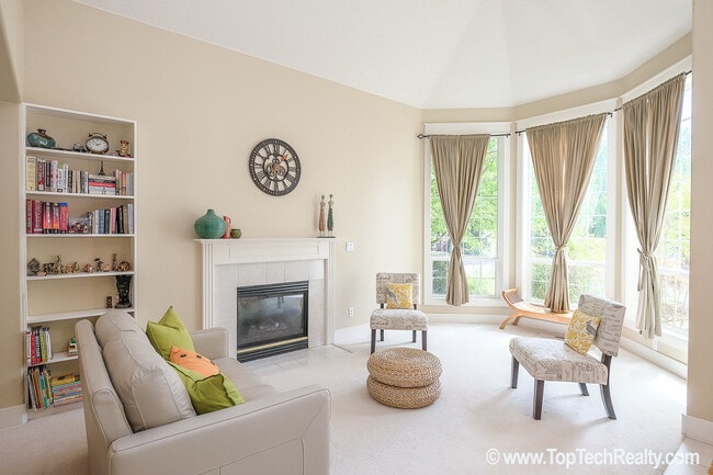 Building Photo - Lovely 4 Bedroom | 2.5 Bathroom Single Family Home | Corner Lot | Kaiser Woods Community
